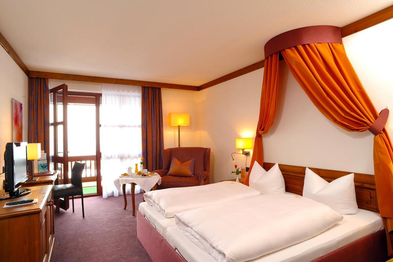 Hotel Fuerstenhof - Wellness- Und Golfhotel Bad Griesbach  Bagian luar foto